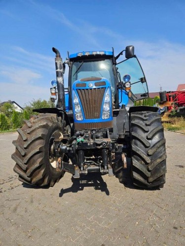 Ciągnik rolniczy New Holland T8050